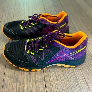 ASICS trail running sneaker size 6 black purple orange